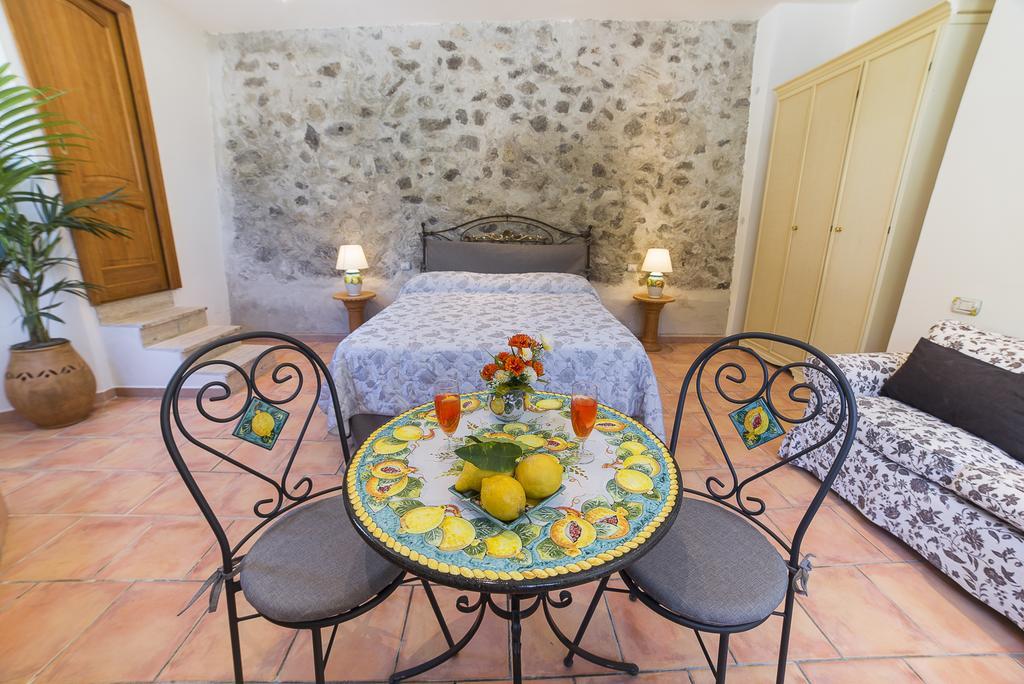 Montagnella Relax Bed and Breakfast Maiori Exteriör bild